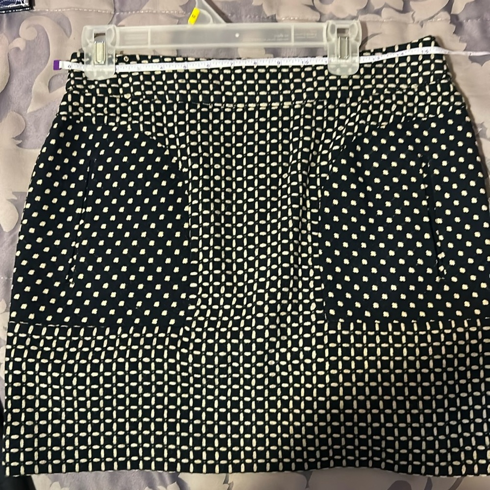 Worthington (wool like) but not wool, short skirt. Brand new with tags.